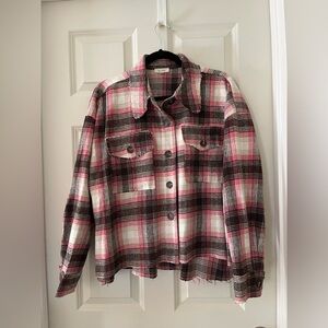 Women’s La Miel Cropped Brown/Pink/ Plaid flannel Shacket w/rough hem Medium